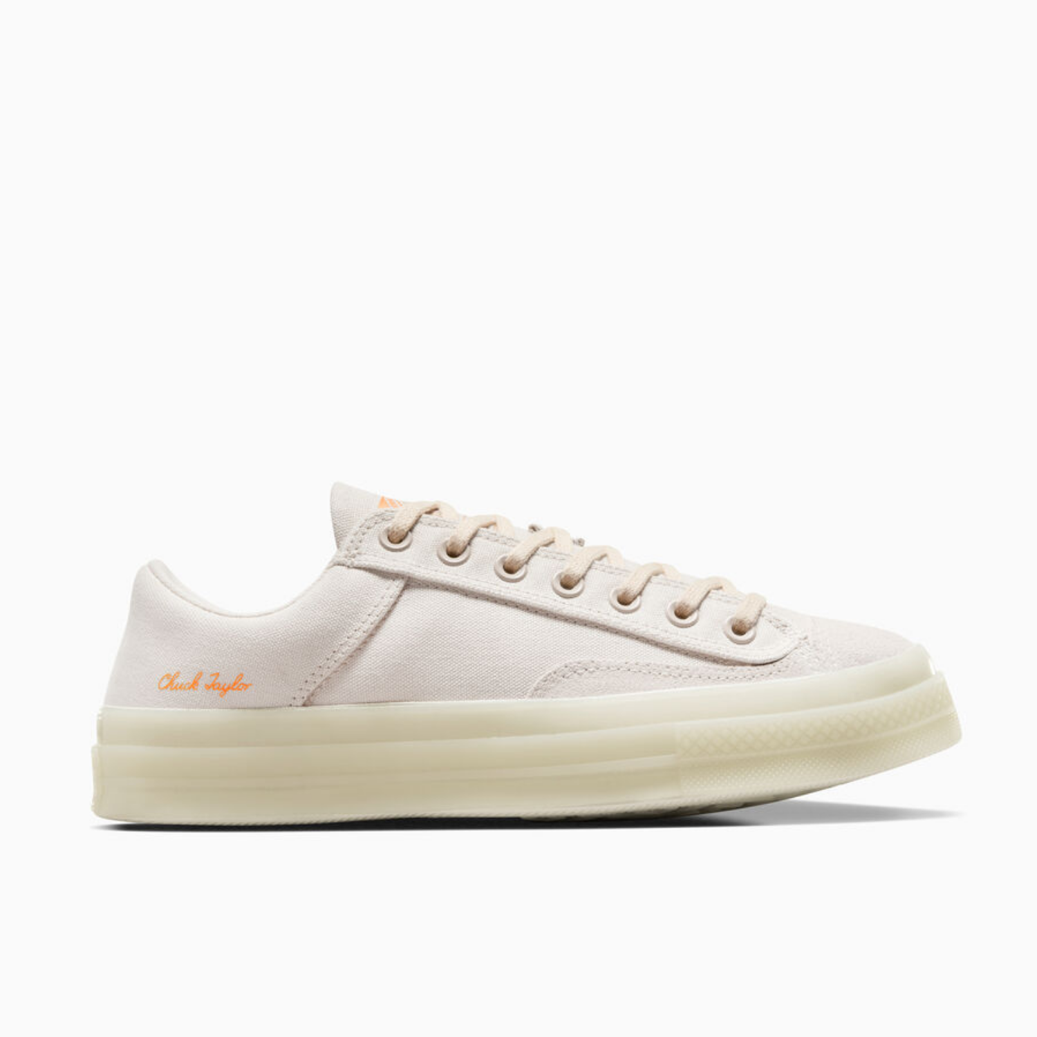 white and gold chuck taylors