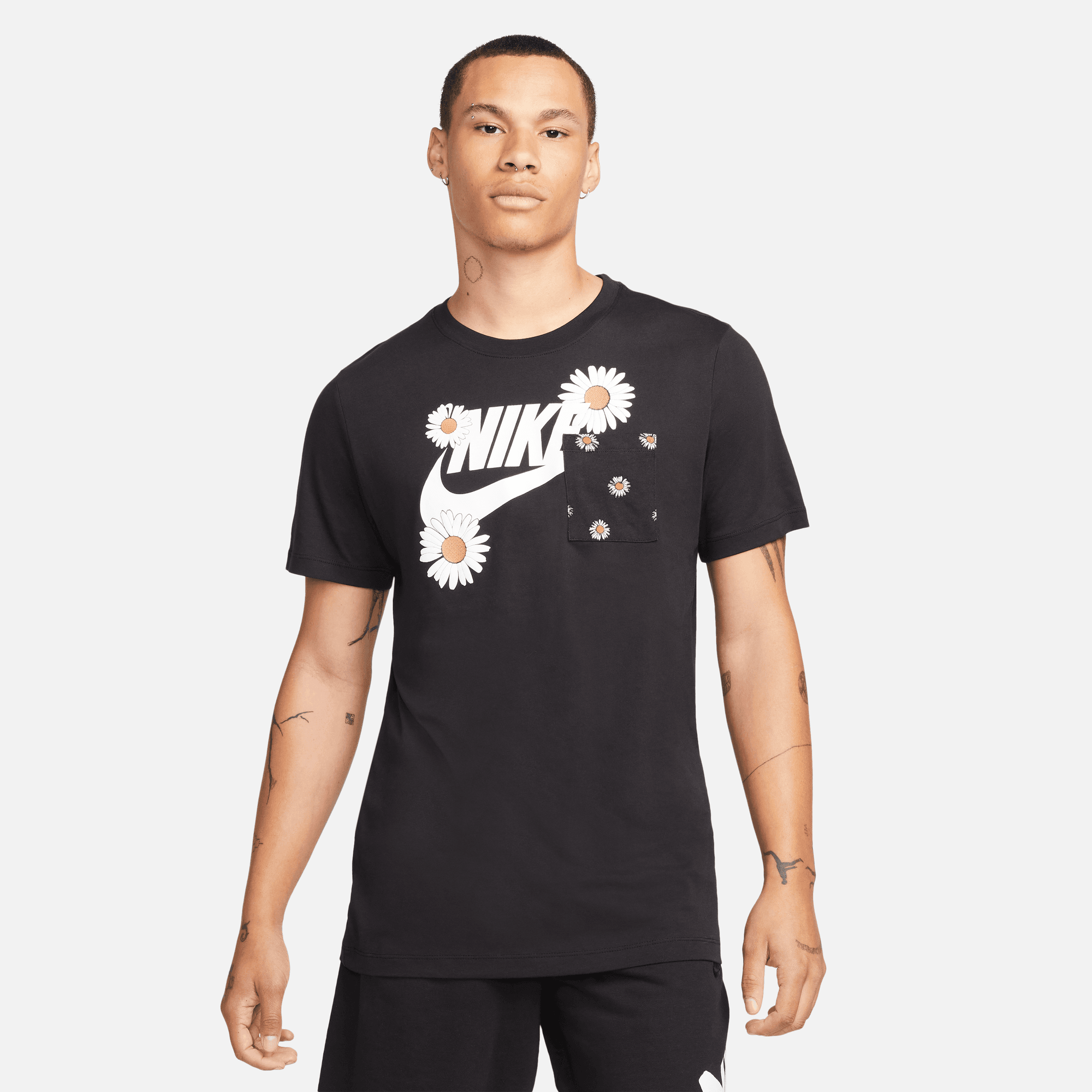 NIKE SPORTSWEAR TEE 