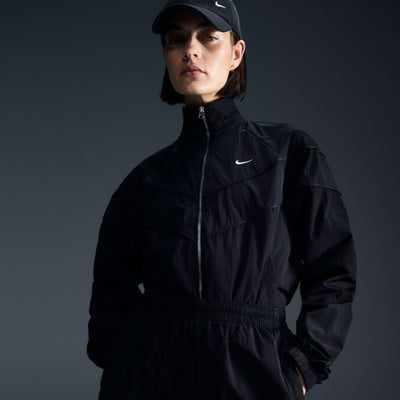 Nike Windrunner Women's Loose UV Woven Full-Zip Jacket Black