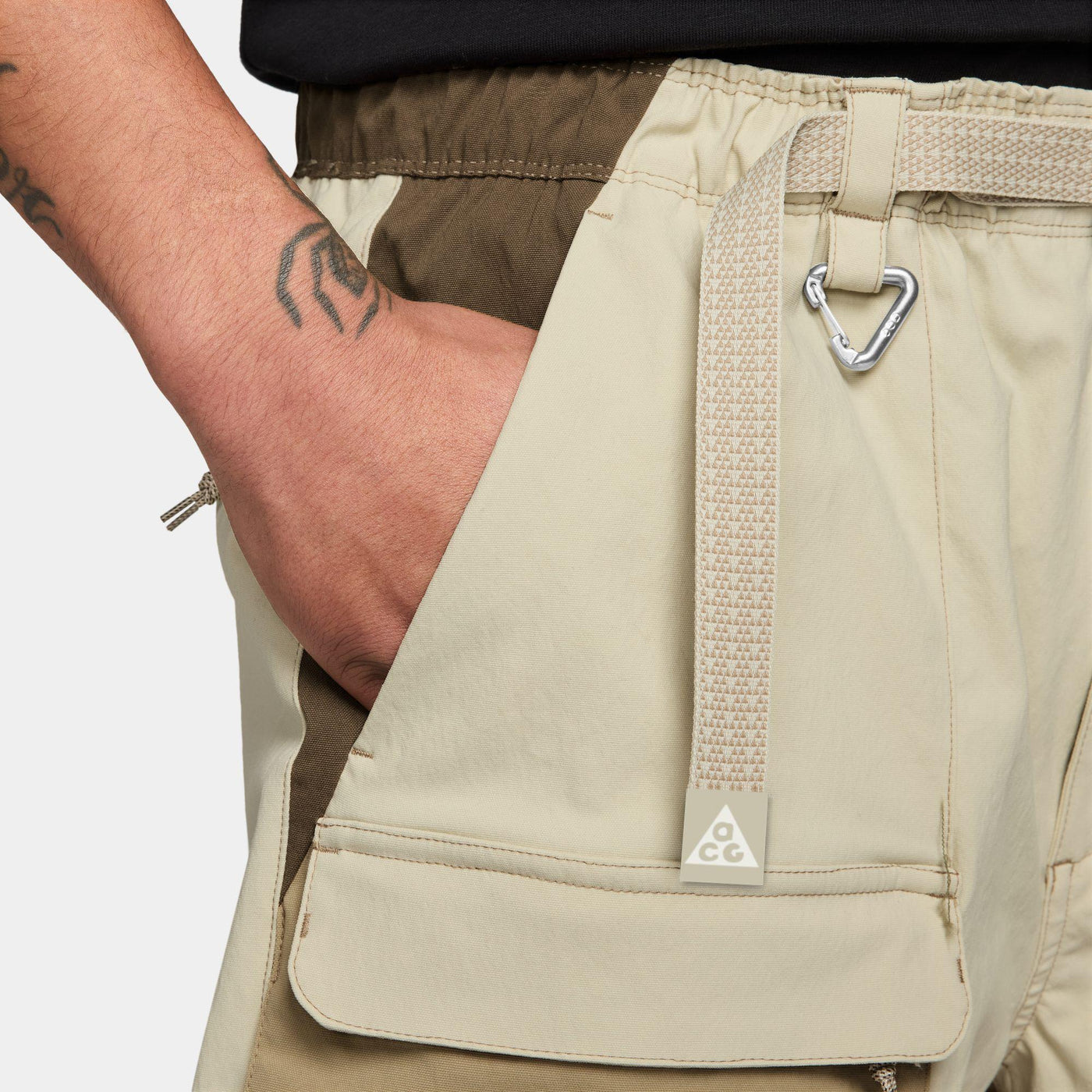 Nike ACG Men's Smith Summit Cargo Shorts Light Khaki