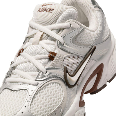 Women's Nike V5 RNR Sail/Light Orewood Brown-Fauna Brown-Phantom