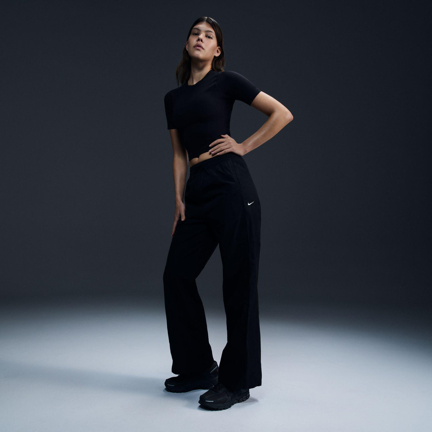 Nike Windrunner Women's High-Waisted Woven Open-Hem Pants Black