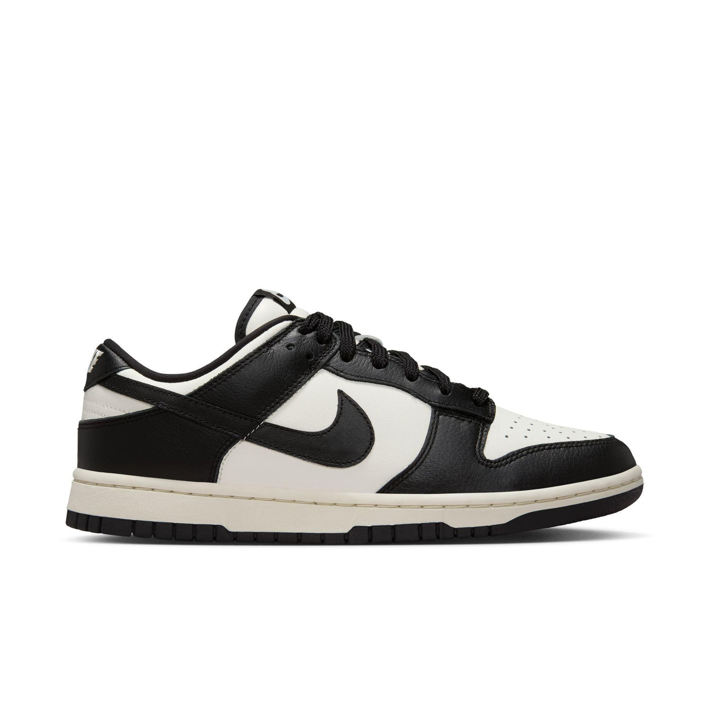 Women's Nike Dunk Low SE Sail/Black-Pale Ivory-Metallic Gold
