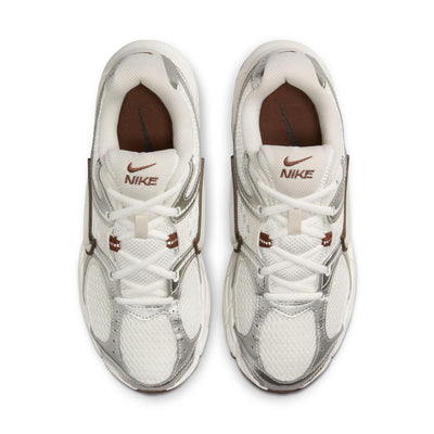 Women's Nike V5 RNR Sail/Light Orewood Brown-Fauna Brown-Phantom