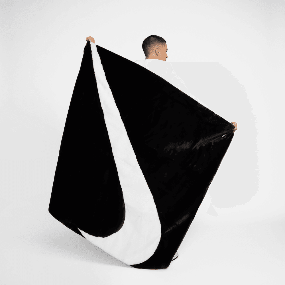 nike blanket backpack Fleece while a zipped Nike Sportswear Commute Backpack Black/Anthracite