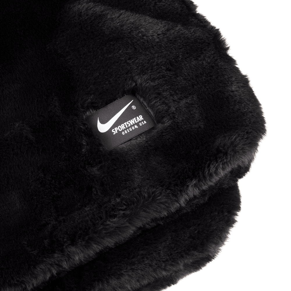 NIKE SPORTSWEAR FAUX FUR BLANKET “BLACK” – Hush Life Boutique NIKE SPORTSWEAR FAUX FUR BLANKET “BLACK” – Hush Life Boutique