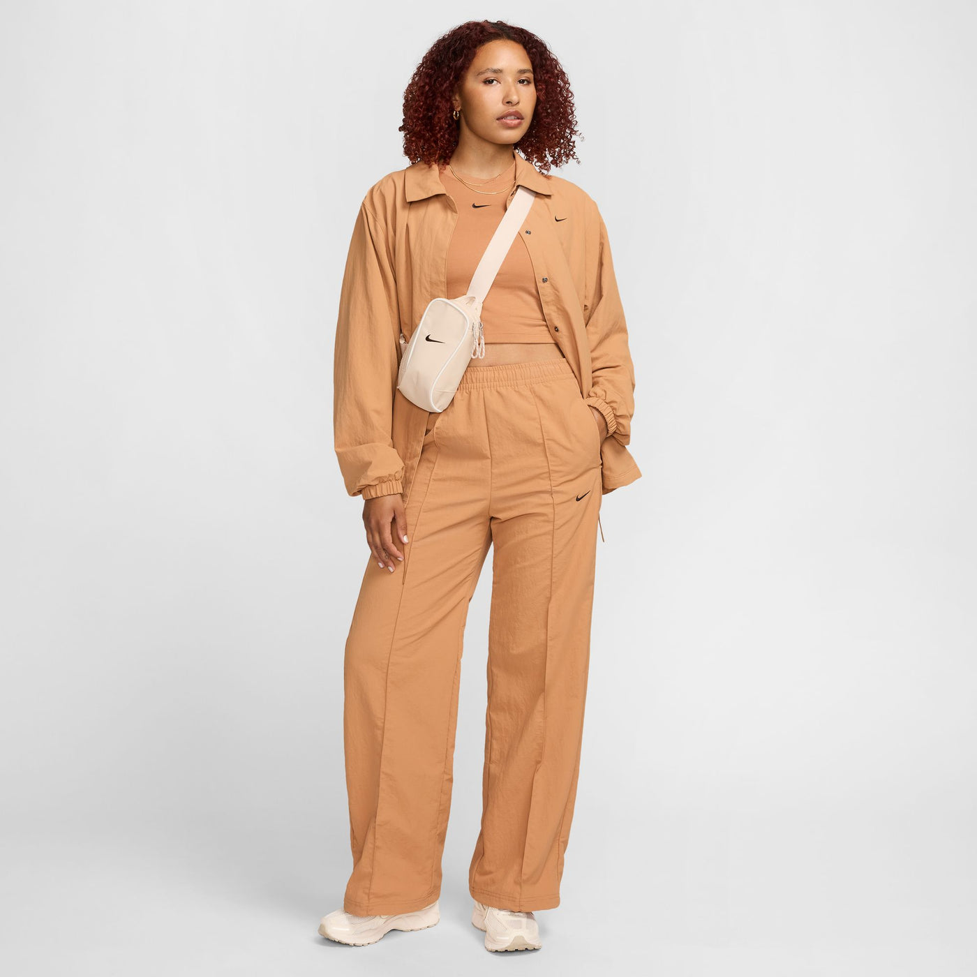 Nike Sportswear Everything Wovens Women's Mid-Rise Open-Hem Pants