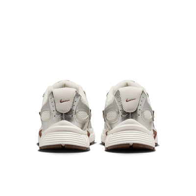 Women's Nike V5 RNR Sail/Light Orewood Brown-Fauna Brown-Phantom