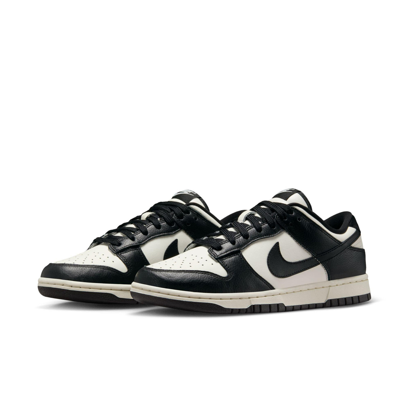 Women's Nike Dunk Low SE Sail/Black-Pale Ivory-Metallic Gold