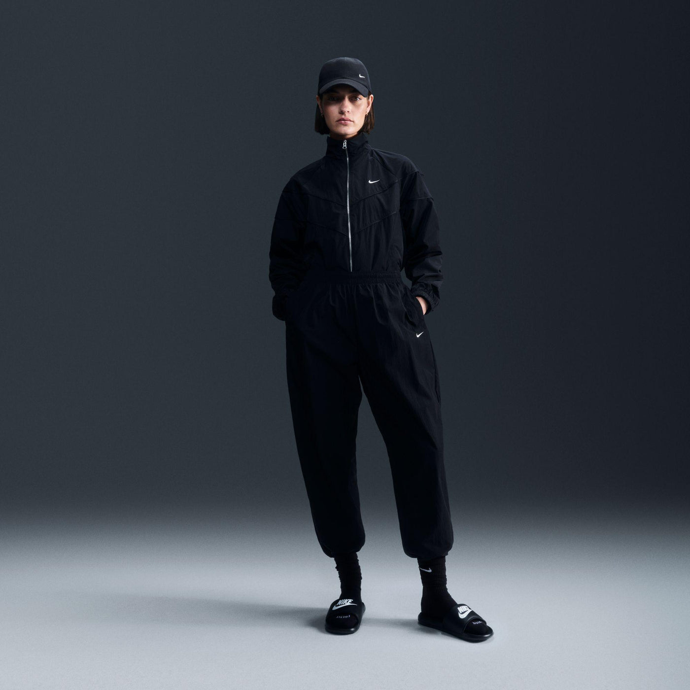 Nike Windrunner Women's Loose UV Woven Full-Zip Jacket Black