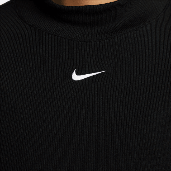 nike sportswear women's essential fleece mock top