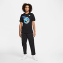 NIKE SPORTSWEAR "GOOD VIBES" TEE (BLACK)