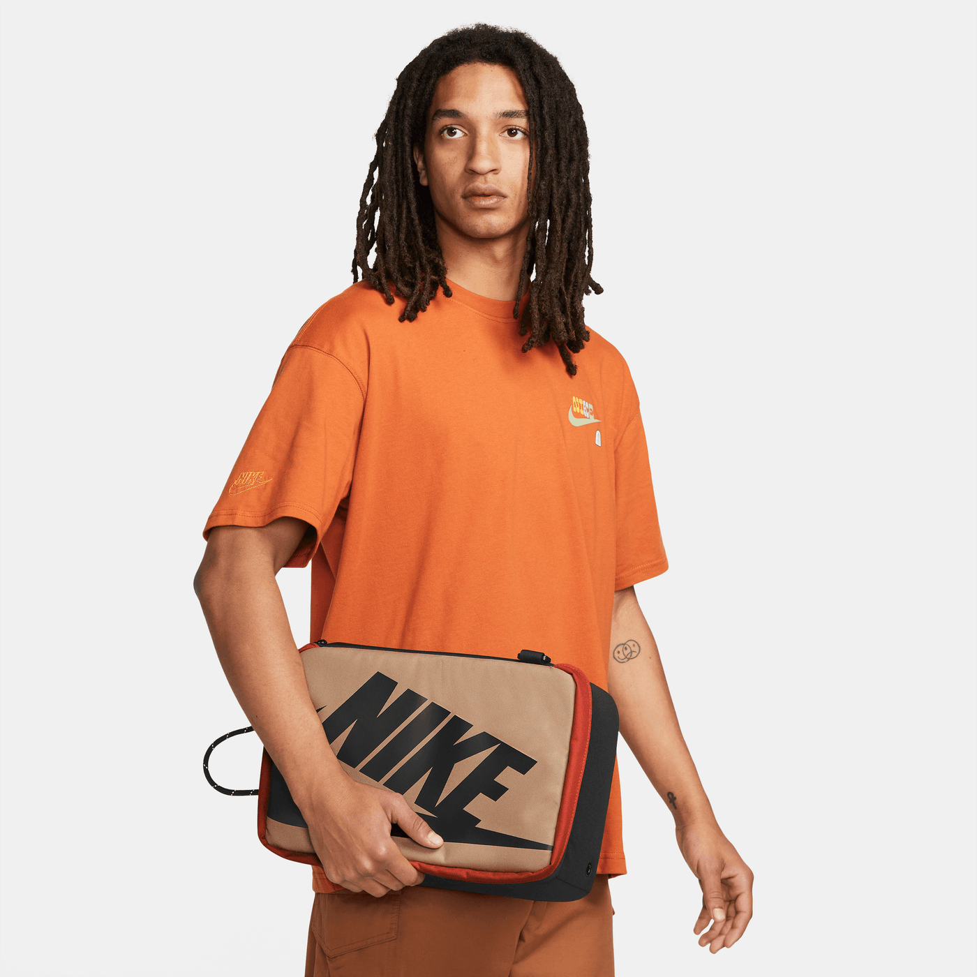 Nike shirt shoe boxes online